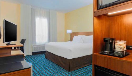 King Room with Transfer Shower - Mobility Access