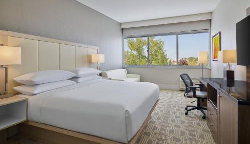 Guest Room, 1 King