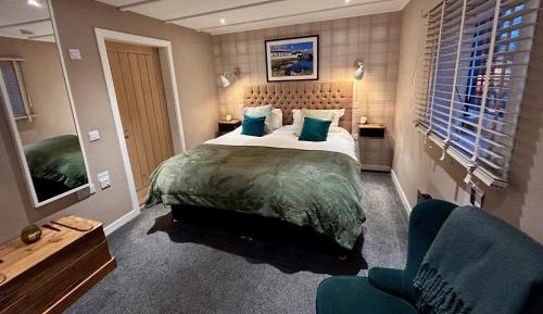 Double or Twin Room with Bathroom