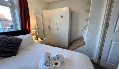 Standard Double Room with Shared Bathroom