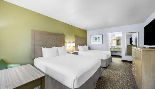 Queen Room with Two Queen Beds - Non-Smoking