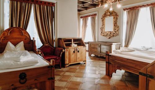 Triple Room with Shared Bathroom