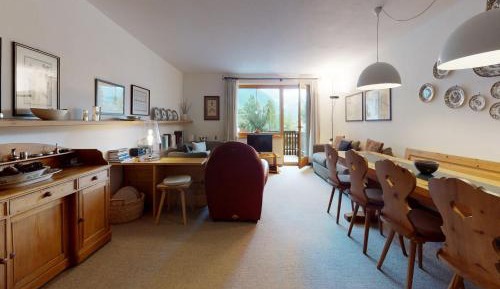 Apartment with Mountain View