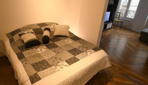 Studio with Sofa Bed
