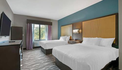 Queen Suite with Two Queen Beds - Non-Smoking