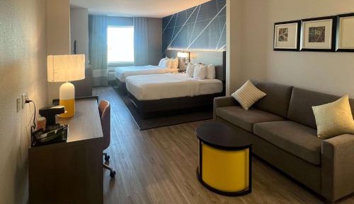 Queen Suite with Two Queen Beds - Non-Smoking