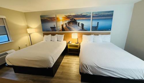 Queen Room with Two Queen Beds - Non-Smoking