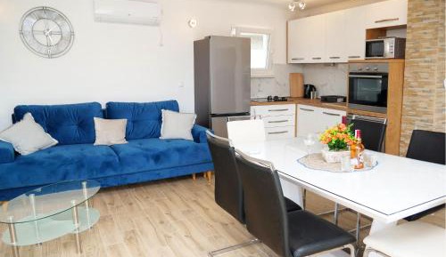 Three-Bedroom Vacation Home 