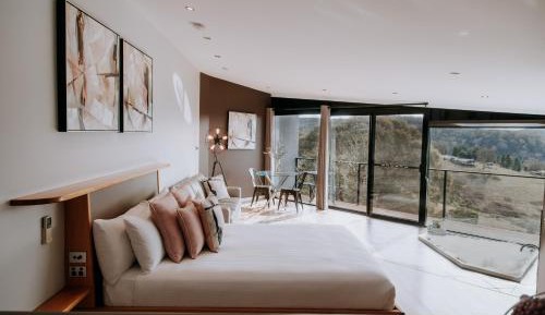 King Suite with Spa Bath