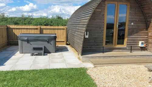 Standard Cabin with Hot Tub
