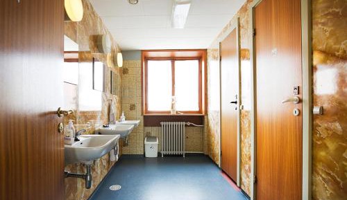 Single Room with Shared Bathroom