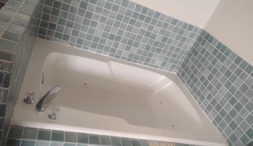 Deluxe Suite with Spa Bath