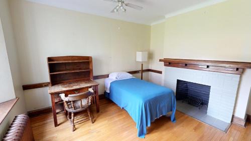 Single Bed in Dormitory Room