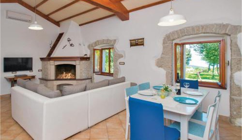 Three-Bedroom Vacation Home 