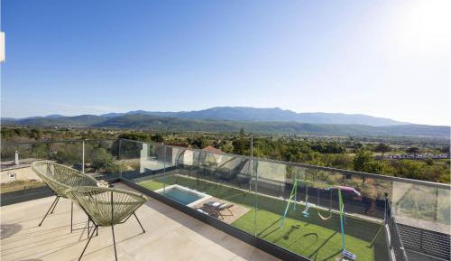 Three-Bedroom Vacation Home 