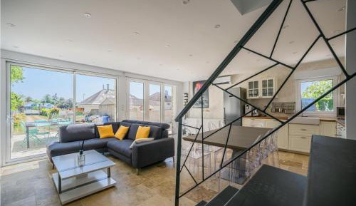 Three-Bedroom Vacation Home 