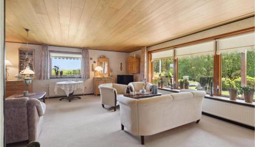 Three-Bedroom Vacation Home 