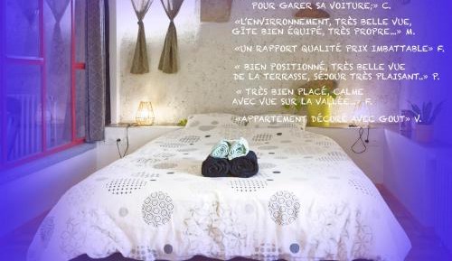 Apartment with Mountain View