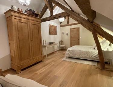 Deluxe Queen Room
