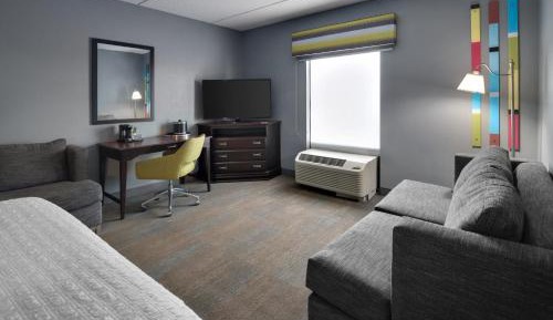 King Room with Sofa Bed and Study - Non-Smoking