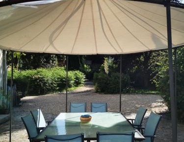 Deluxe Room (2 Adults + 1 Child)