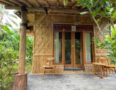 Villa with Garden View