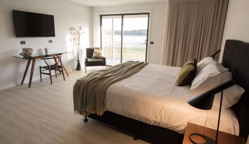 Deluxe King Room with River View