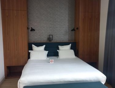 Apartment with Garden View