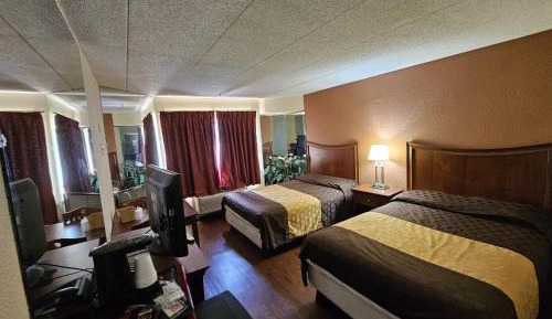 Queen Room with Two Queen Beds - Non-Smoking