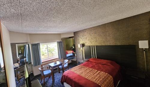 Queen Room - Smoking