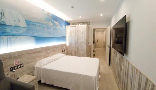 Deluxe Apartment (5 adults)