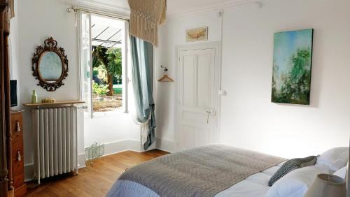 Queen Room with Garden View