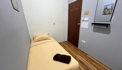 Single Room with Shared Bathroom