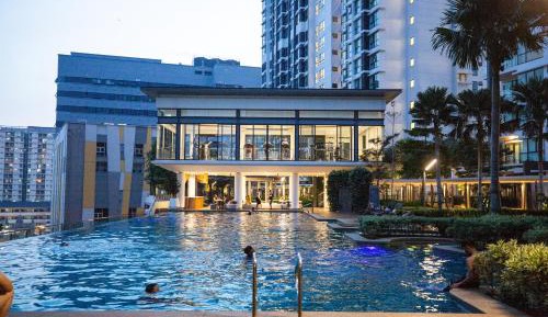 Family Two-Bedroom Apartment with View