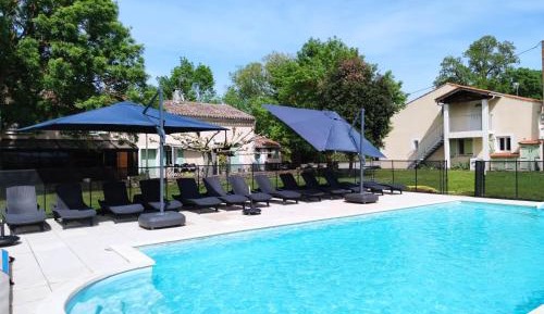 Two-Bedroom Apartment (4 Adults)