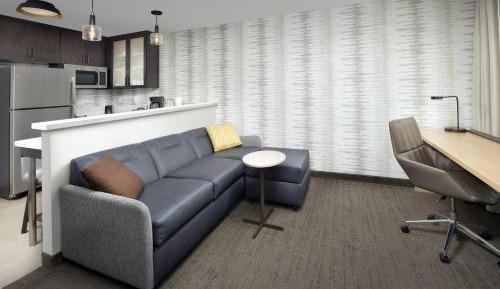 1 Bedroom Suite, 1 King, Sofa bed