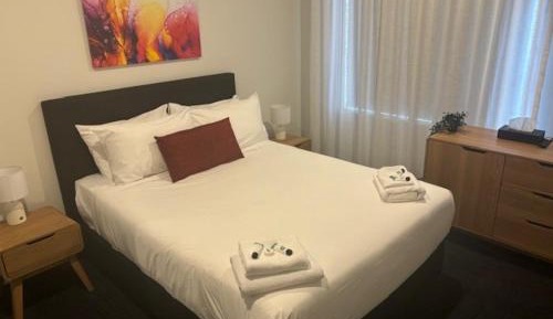 Queen Room with Private Bathroom