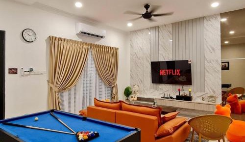 Four-Bedroom Holiday Home