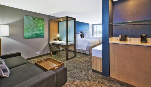 Suite with Two Queen Beds and Sofa Bed - Hearing Accessible