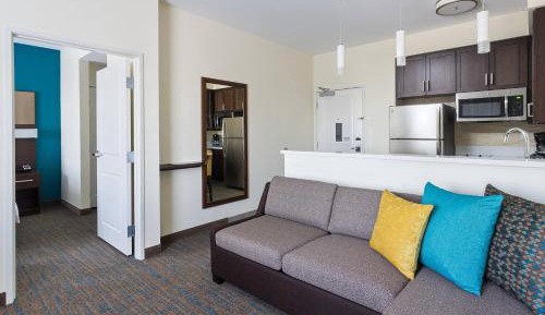 One-Bedroom King Suite