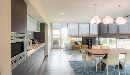 Two-Bedroom Apartment with King Bed, Bunk Beds, Roll-In Shower and Sofa Bed - Mobility Access