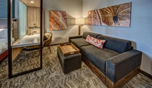 Suite with Two Queen Beds and Trundle Bed - Hearing Accessible