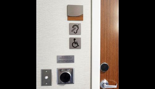 King Room with Bathtub - Mobility Access/Hearing Accessible