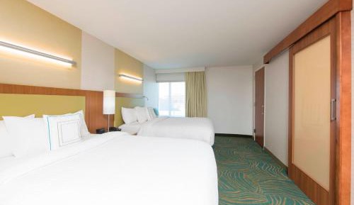 Queen Suite with Two Queen Beds and Sofa Bed - Hearing Accessible