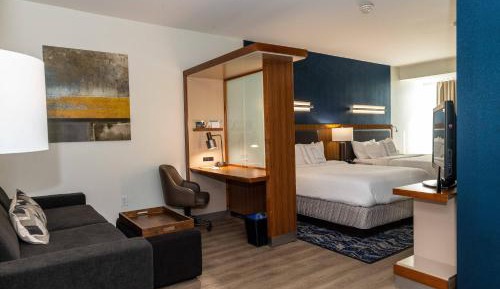 Queen Suite with Two Queen Beds and Trundle Sofa - Hearing Accessible