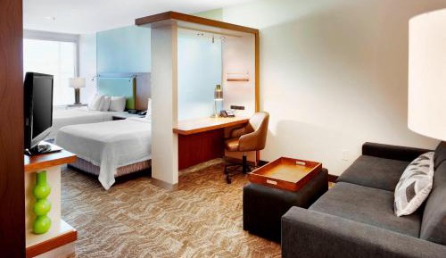Queen Suite with Two Queen Beds and Bathtub - Mobility Access/Communication Assistance