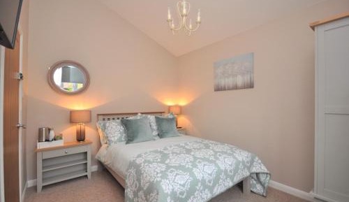 Deluxe Double Room with Shower