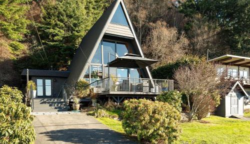 Three-Bedroom Vacation Home 