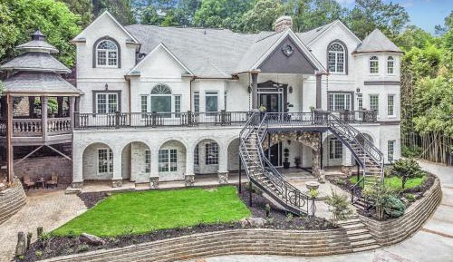 Seven-Bedroom Villa