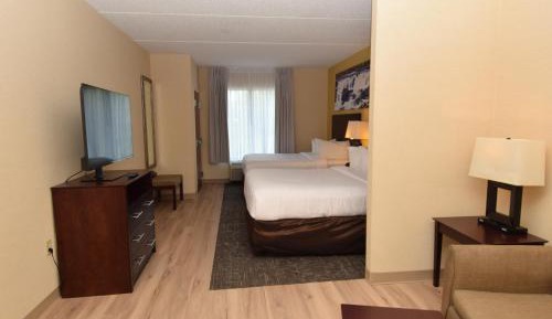 Queen Suite with Two Queen Beds